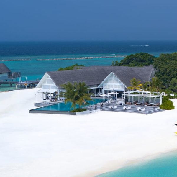 Special Offers for Maldives overwater villa stays