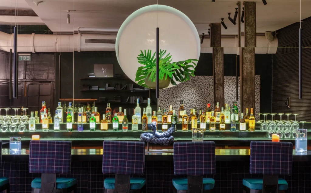 Hotel bar at Galle Face Hotel, Colombo