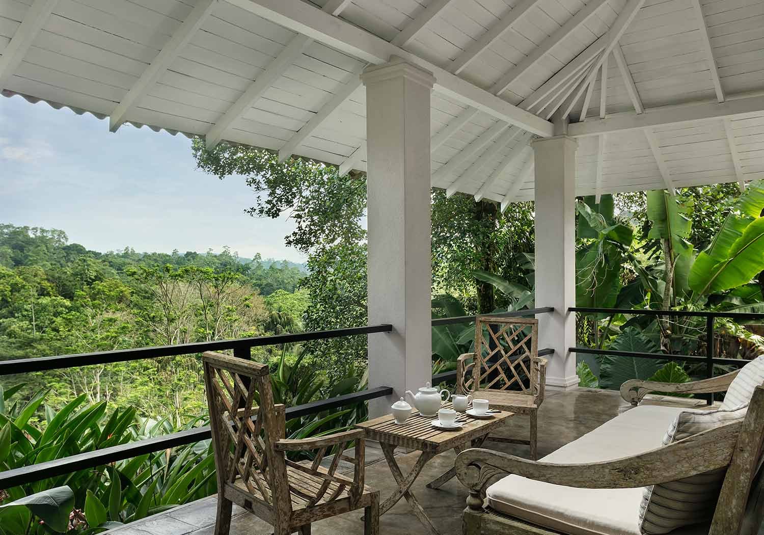 Veranda overlooking the gardens at Kahanda Kanda, Galle
