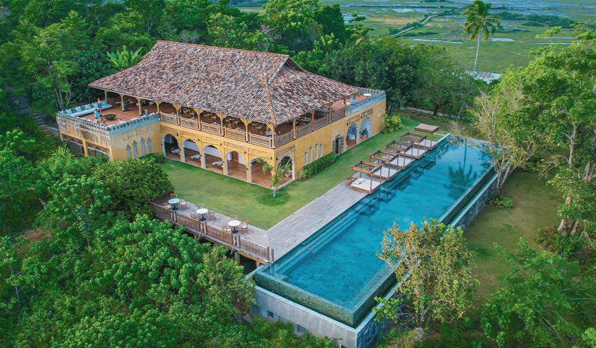 Villa and infinity pool above the jungle at Malabar Hill