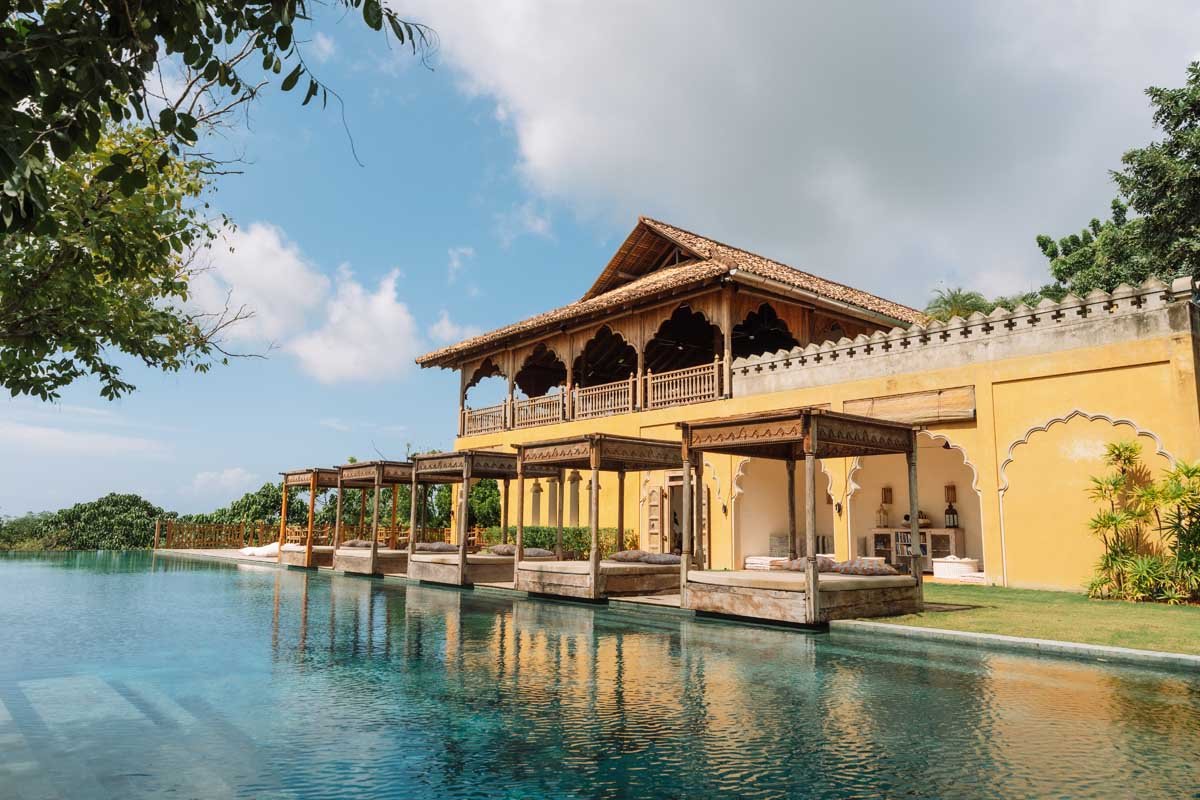 Open pavilion and infinity pool at Malabar Hill
